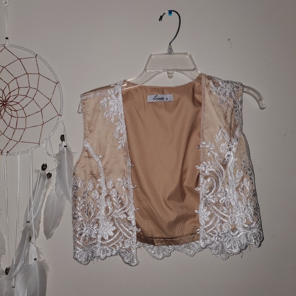 Adorable country lace vest!